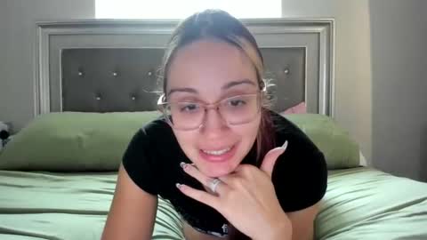 Snapshot of pinkcheetodomain chatting on 2, 12, 2025 pinkcheetodomain online show from 2, 12, 2025