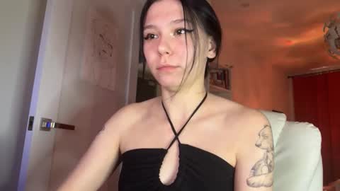 pinkdollylovv online show from 13, 10, 2025