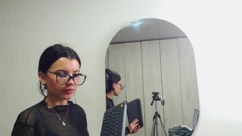 pinky_f00x online show from 2, 2, 2026