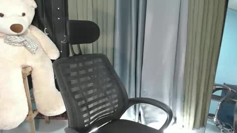 Snapshot of pinoycharmingboss20xx chatting on 18, 12, 2025 Donald online show from 18, 12, 2025