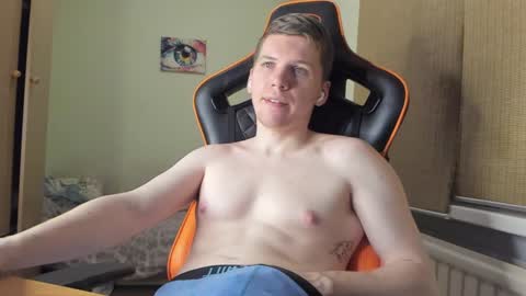 Snapshot of pirremeow chatting on 8, 12, 2024 Pierre online show from 8, 12, 2024