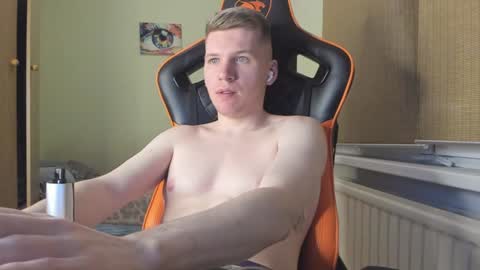 Snapshot of pirremeow chatting on 16, 12, 2024 Pierre online show from 16, 12, 2024