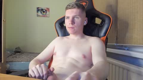 Snapshot of pirremeow chatting on 17, 12, 2024 Pierre online show from 17, 12, 2024