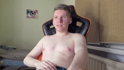 Snapshot of pirremeow chatting on 22, 12, 2024 Pierre online show from 22, 12, 2024