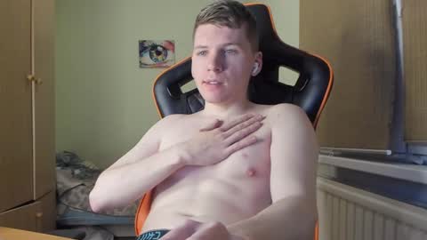 Snapshot of pirremeow chatting on 31, 12, 2024 Pierre online show from 31, 12, 2024