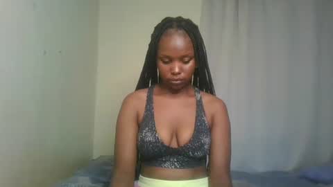 Snapshot of pixie_roman chatting on 9, 12, 2024 Majesty online show from 9, 12, 2024