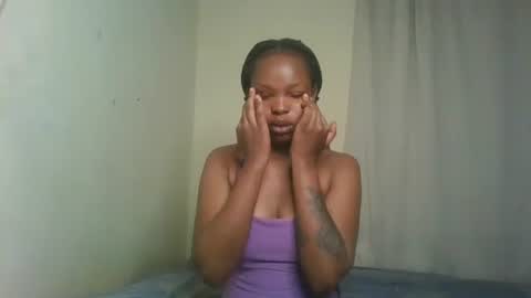 Snapshot of pixie_roman chatting on 10, 12, 2024 Majesty online show from 10, 12, 2024