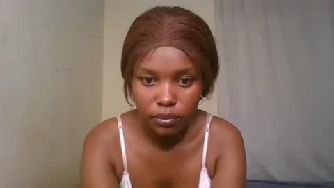 Snapshot of pixie_roman chatting on 22, 12, 2024 Majesty online show from 22, 12, 2024