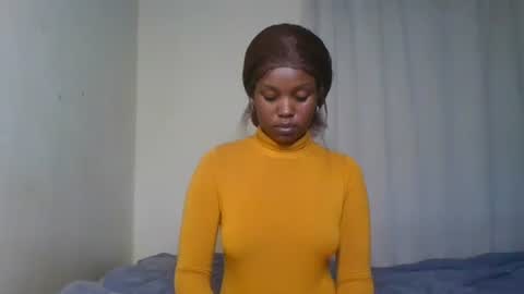 Snapshot of pixie_roman chatting on 23, 12, 2024 Majesty online show from 23, 12, 2024