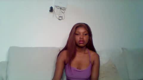 Snapshot of pixie_roman chatting on 24, 10, 2025 Majesty online show from 24, 10, 2025