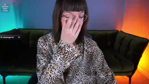 Snapshot of pixiepeachh chatting on 11, 10, 2025 pixiepeachh online show from 11, 10, 2025