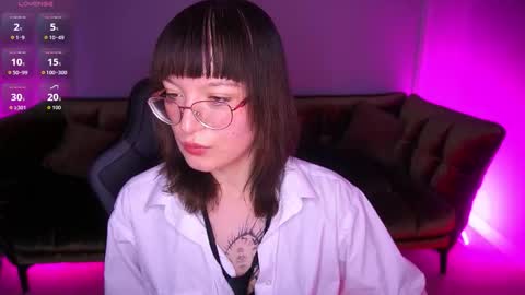 Snapshot of pixiepeachh chatting on 4, 11, 2025 pixiepeachh online show from 4, 11, 2025