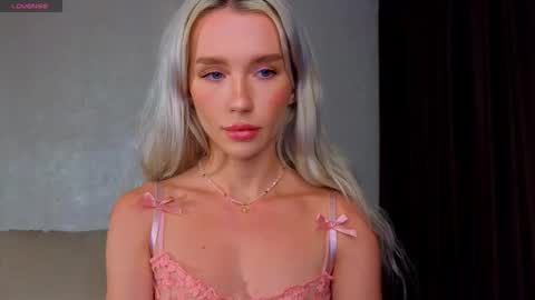 Snapshot of pixieprick chatting on 8, 9, 2025 Emmy and Edward online show from 8, 9, 2025