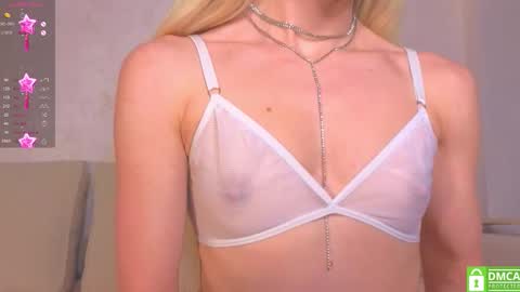 Snapshot of pixieprick chatting on 17, 10, 2025 Emmy and Edward online show from 17, 10, 2025