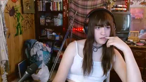 Izzy online show from 24, 2, 2025