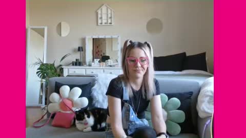 Lynn online show from 4, 3, 2025