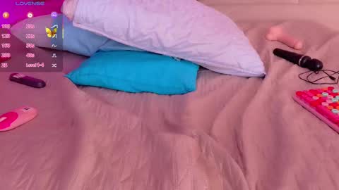 Scarlett  online show from 8, 10, 2025