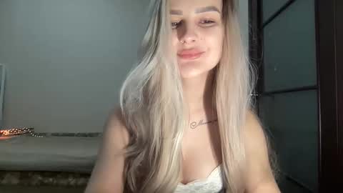 Mia online show from 10, 10, 2025