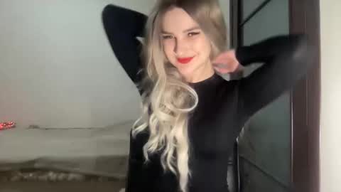 Mia online show from 8, 11, 2025