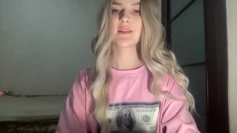 Mia online show from 24, 11, 2025