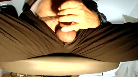 Snapshot of playtimetommy chatting on 1, 12, 2025 playtimetommy online show from 1, 12, 2025