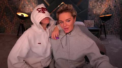 Ira brunette and Vika blonde online show from 29, 11, 2025