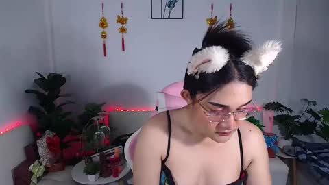 Ploysai online show from 5, 3, 2025