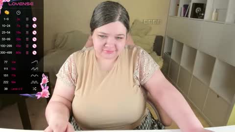 Snapshot of plum_pie__ chatting on 18, 11, 2025 Alice online show from 18, 11, 2025