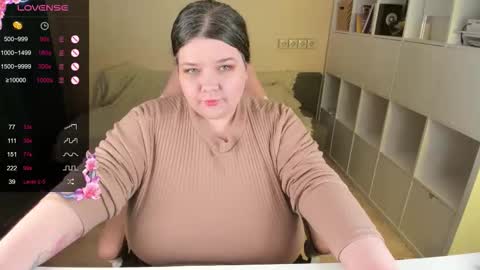 Snapshot of plum_pie__ chatting on 21, 12, 2025 Alice online show from 21, 12, 2025