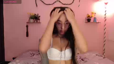 poison_pink online show from 10, 9, 2025