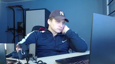 Poliglotjoe2 online show from 3, 2, 2026