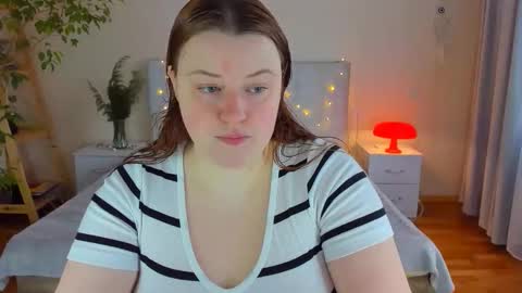 Snapshot of polinasallivan chatting on 5, 11, 2025 Polina online show from 5, 11, 2025