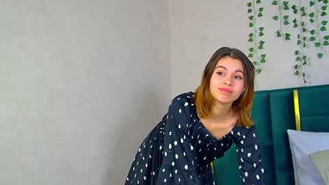 Polly online show from 24, 1, 2025