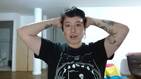 Poly online show from 16, 12, 2025