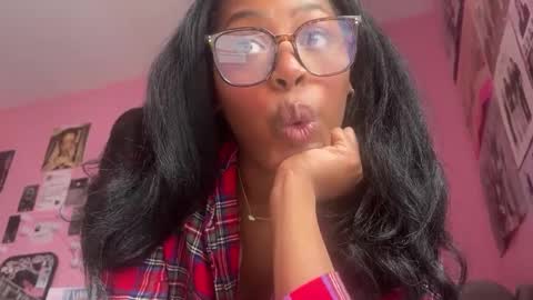 Snapshot of popasprincess chatting on 6, 1, 2025 princess online show from 6, 1, 2025