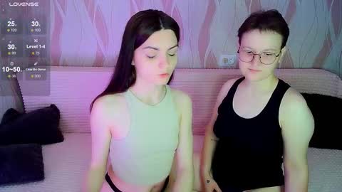 Snapshot of pornostendup chatting on 24, 9, 2025 Ana and Tati online show from 24, 9, 2025