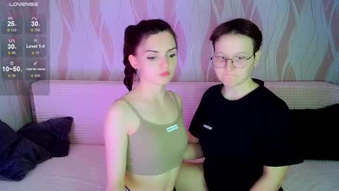 Snapshot of pornostendup chatting on 3, 10, 2025 Ana and Tati online show from 3, 10, 2025