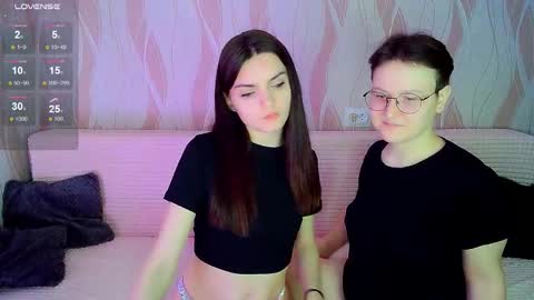 Snapshot of pornostendup chatting on 20, 10, 2025 Ana and Tati online show from 20, 10, 2025