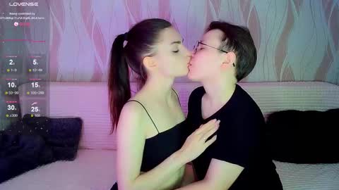 Snapshot of pornostendup chatting on 21, 10, 2025 Ana and Tati online show from 21, 10, 2025