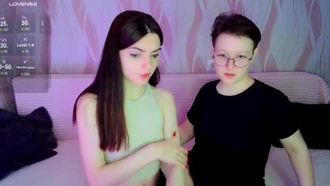 Snapshot of pornostendup chatting on 24, 11, 2025 Ana and Tati online show from 24, 11, 2025