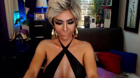 DivaGray online show from 8, 4, 2026