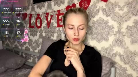 HERES SILVIA AND OlIVIA  WELCOME EVERYONE LOVENSE DOMI REACT TO YOUR TIPS LETS MAKE A GREAT SHOW TOGETHER  online show from 19, 9, 2025