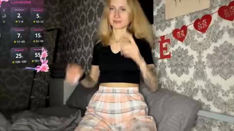  HERES SILVIA AND OlIVIA  WELCOME EVERYONE LOVENSE DOMI REACT TO YOUR TIPS LETS MAKE A GREAT SHOW TOGETHER  online show from 29, 9, 2025