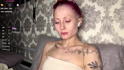 Snapshot of porshes chatting on 24, 11, 2025 HERES SILVIA AND OlIVIA WELCOME EVERYONE LOVENSE DOMI REACT TO YOUR TIPS LETS MAKE A GREAT SHOW TOGETHER online show from 24, 11, 2025