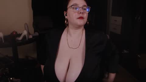 PoshMistres    online show from 17, 12, 2024