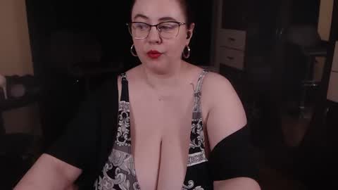 PoshMistres    online show from 17, 1, 2025