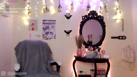 Snapshot of posigore chatting on 2, 1, 2025 Anna Goth independient model online show from 2, 1, 2025