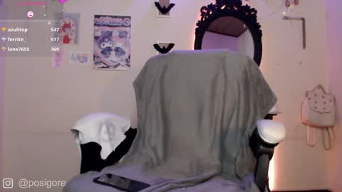 Snapshot of posigore chatting on 2, 1, 2025 Anna Goth independient model online show from 2, 1, 2025