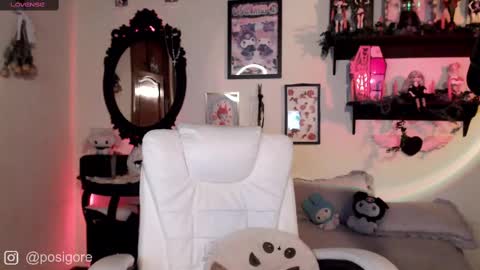 Snapshot of posigore chatting on 15, 2, 2025 Anna Goth independient model online show from 15, 2, 2025