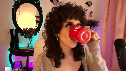 Snapshot of posigore chatting on 6, 11, 2025 Anna Goth independient model online show from 6, 11, 2025